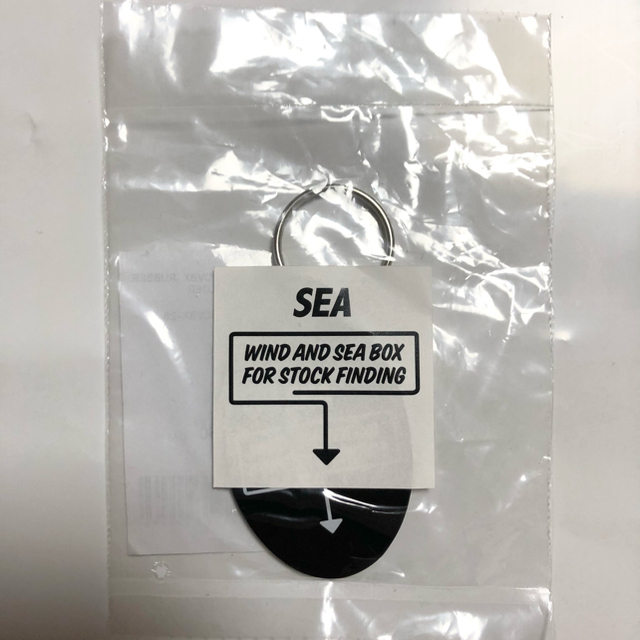 SEA(シー)のウィンダンシー　WDS ARCVBX RUBBER KEY HOLDER﻿ メンズのファッション小物(キーホルダー)の商品写真