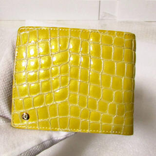 ギラロッシュ(Guy Laroche)の美品　ギラロッシュ　二つ折り財布　エナメル　クロコ型押し　黄色(財布)