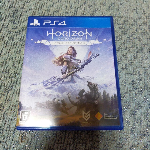 PlayStation4(プレイステーション4)のHorizon Zero Dawn（ホライゾン ゼロ・ドーン）コンプリートエディ エンタメ/ホビーのゲームソフト/ゲーム機本体(家庭用ゲームソフト)の商品写真