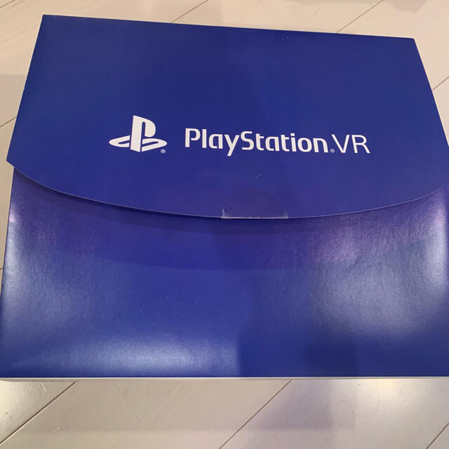 PlayStation VR(プレイステーションヴィーアール)のPlayStation VR カメラ同梱版 エンタメ/ホビーのゲームソフト/ゲーム機本体(家庭用ゲーム機本体)の商品写真