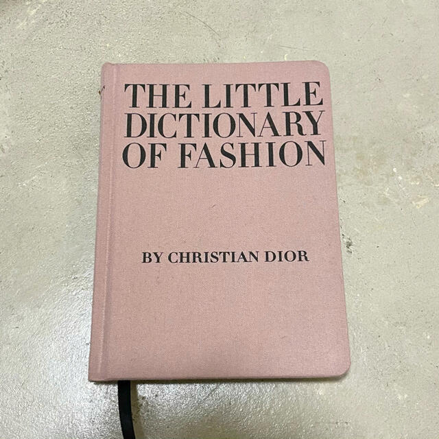 Dior(ディオール)のDior 洋書　ファッションブック エンタメ/ホビーの本(洋書)の商品写真