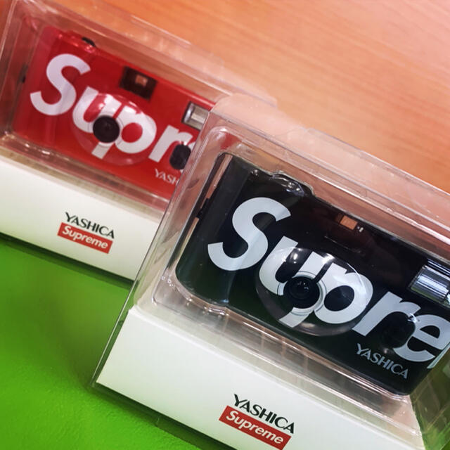 Supreme(シュプリーム)のSupreme / Yashica MF-1 Camera 2個セット スマホ/家電/カメラのカメラ(フィルムカメラ)の商品写真