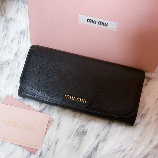 ミュウミュウ(miumiu)のミュウミュウ　長財布　ブラック(財布)