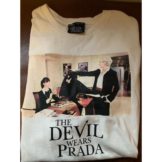 ZARA(ザラ)のプラダを着た悪魔 zara Tee Tシャツ 洋楽 映画 アンハサウェイ レディースのトップス(Tシャツ(半袖/袖なし))の商品写真