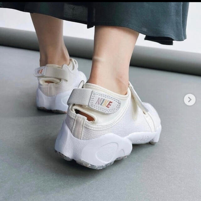 NIKE - 週末セール! ナイキ エアリフト ベージュ ホワイト 新作の通販