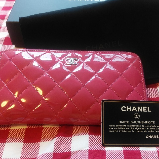 CHANEL(シャネル)のCHANEL エナメル レディースのファッション小物(財布)の商品写真
