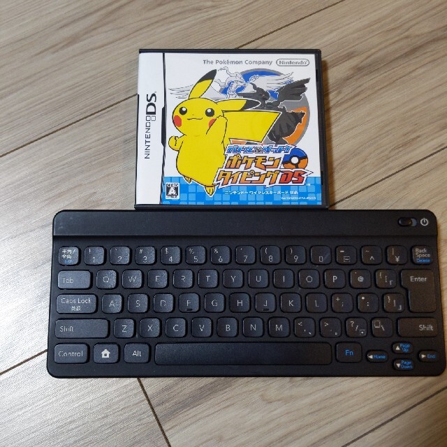 ニンテンドーDS(ニンテンドーDS)のバトル＆ゲット!ポケモンタイピングDS エンタメ/ホビーのゲームソフト/ゲーム機本体(携帯用ゲームソフト)の商品写真