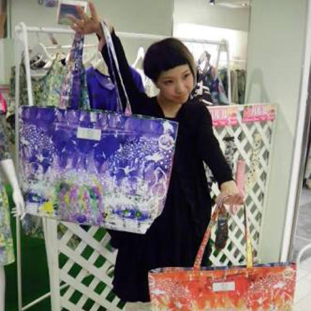 monikoto(モニコト)のモニコト コンゴウ柄ビッグトート ！ レディースのバッグ(トートバッグ)の商品写真