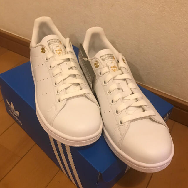 adidasスタンスミス