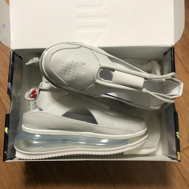 NIKE(ナイキ)の25cm【新品】Nike W Air Max FF720  White サンダル レディースの靴/シューズ(サンダル)の商品写真