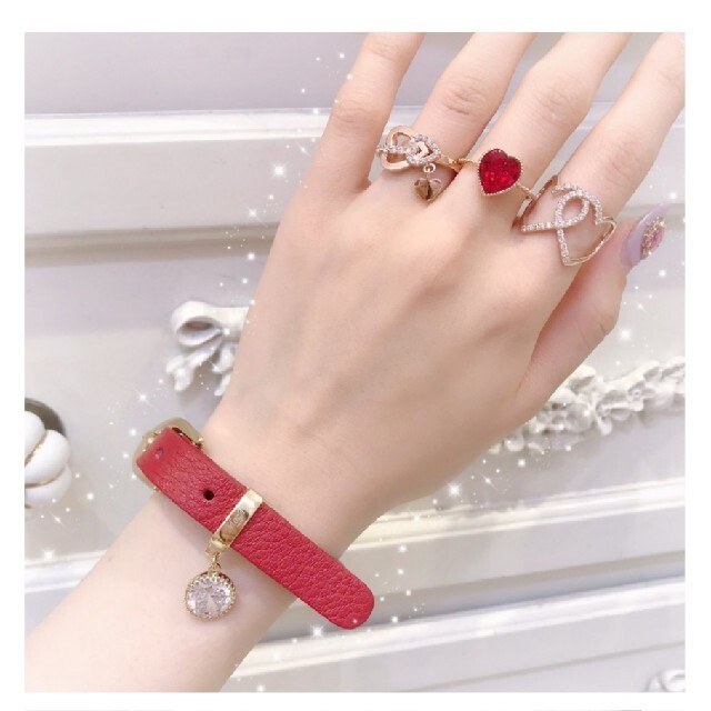 MocA TOKYO レザークリスタルブレスレット RED レディースのアクセサリー(ブレスレット/バングル)の商品写真