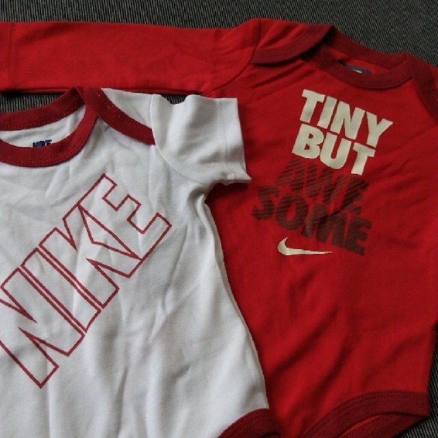 NIKE(ナイキ)の新品！ナイキ NIKE ボディ ロンパース 3点セット 6-9M70 キッズ/ベビー/マタニティのベビー服(~85cm)(ロンパース)の商品写真