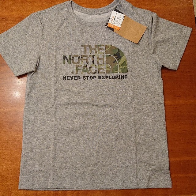 THE NORTH FACE(ザノースフェイス)の新品 ノースフェイス Ｔシャツ 140 キッズ/ベビー/マタニティのキッズ服男の子用(90cm~)(Tシャツ/カットソー)の商品写真