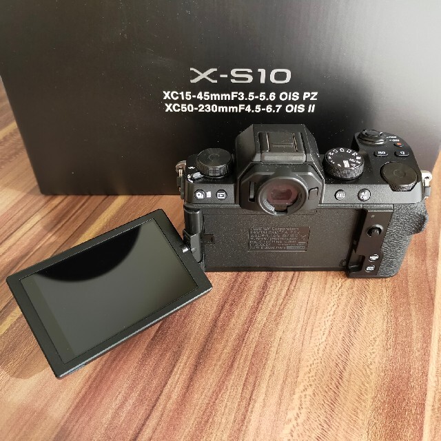 富士フイルム(フジフイルム)のFUJIFILM X-S10 ボディ 美品 スマホ/家電/カメラのカメラ(ミラーレス一眼)の商品写真