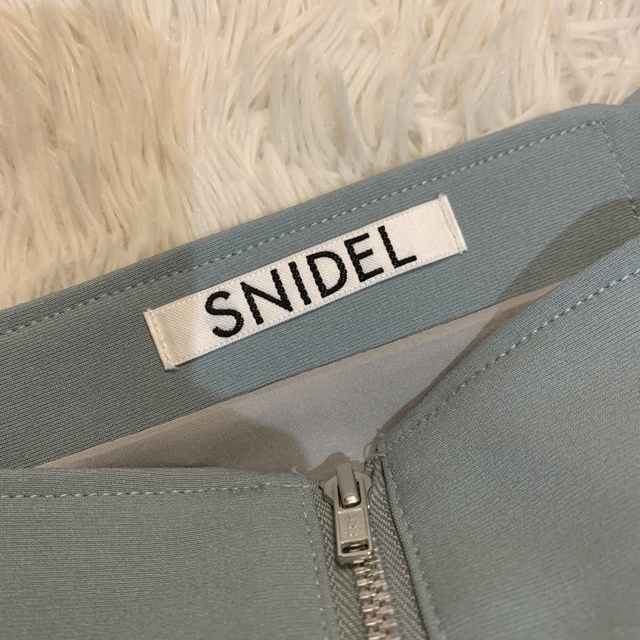 SNIDEL(スナイデル)のSNIDEL シンプルタイトスカート BLU レディースのスカート(ひざ丈スカート)の商品写真