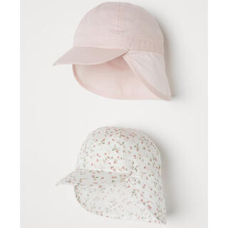 エイチアンドエム(H&M)の最終値下げ❗️H&M サンキャップ〜6ヵ月　花柄・無地2個セット　(帽子)