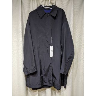 ユニクロ(UNIQLO)の新品タグ付 UNIQLO ＋J オーバーサイズライトコートL BLACK(スプリングコート)