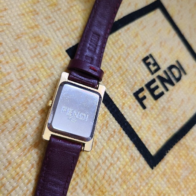 FENDI 美品 腕時計の通販 by あかべこ shop｜フェンディならラクマ - フェンディ レア 新作豊富な