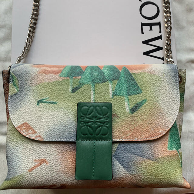 ロエベ LOEWE アベニュー　ショルダーバック