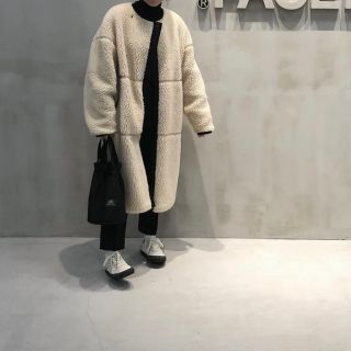 ハイク(HYKE)のFAUX SHEARLING COAT 2020 ホワイト(ロングコート)