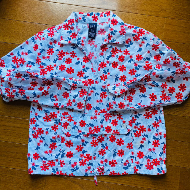 GAP(ギャップ)のGAP シャツ 130 キッズ/ベビー/マタニティのキッズ服女の子用(90cm~)(Tシャツ/カットソー)の商品写真