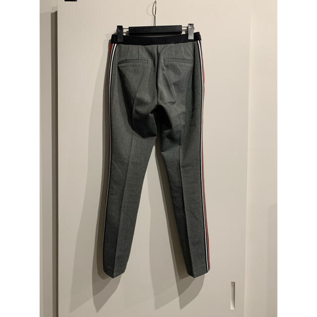 ZARA(ザラ)のZARA テーパードパンツ レディースのパンツ(カジュアルパンツ)の商品写真