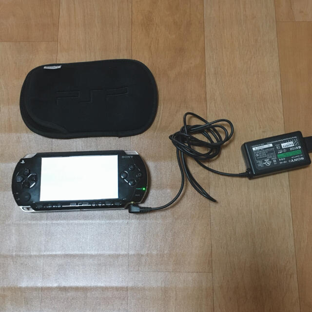 PlayStation Portable(プレイステーションポータブル)のPSP 1000 エンタメ/ホビーのゲームソフト/ゲーム機本体(携帯用ゲーム機本体)の商品写真