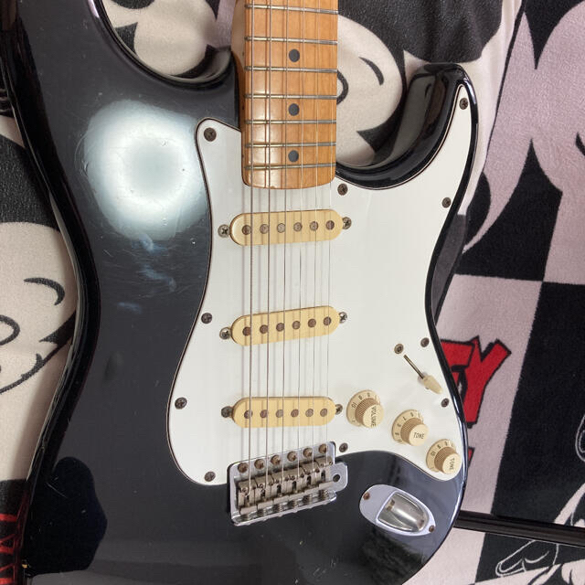 Fender japan ストラトキャスター　eシリアル