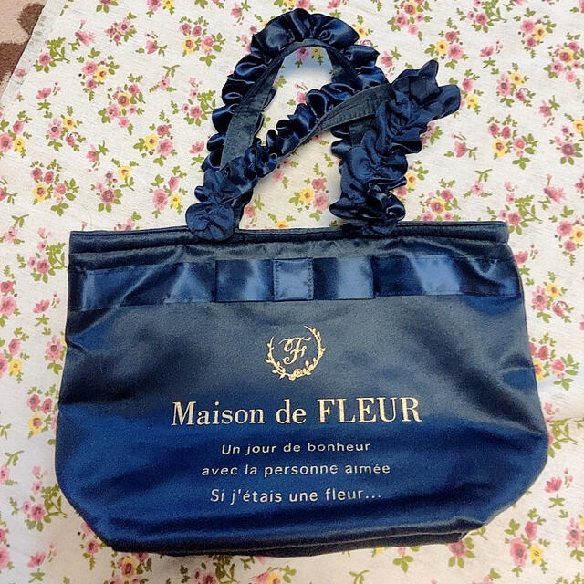 Maison de FLEUR(メゾンドフルール)のフリルハンドバッグ レディースのバッグ(ハンドバッグ)の商品写真