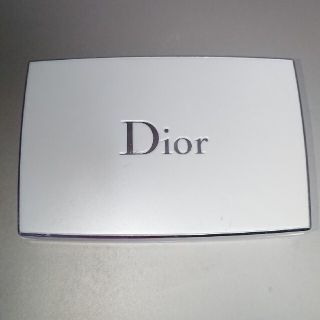 クリスチャンディオール(Christian Dior)のディオール スノーホワイトピュア&パーフェクトファンデーション(ファンデーション)