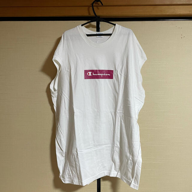 EMODA(エモダ)のGW価格　チャンピオン　EMODAコラボTシャツ レディースのトップス(Tシャツ(半袖/袖なし))の商品写真