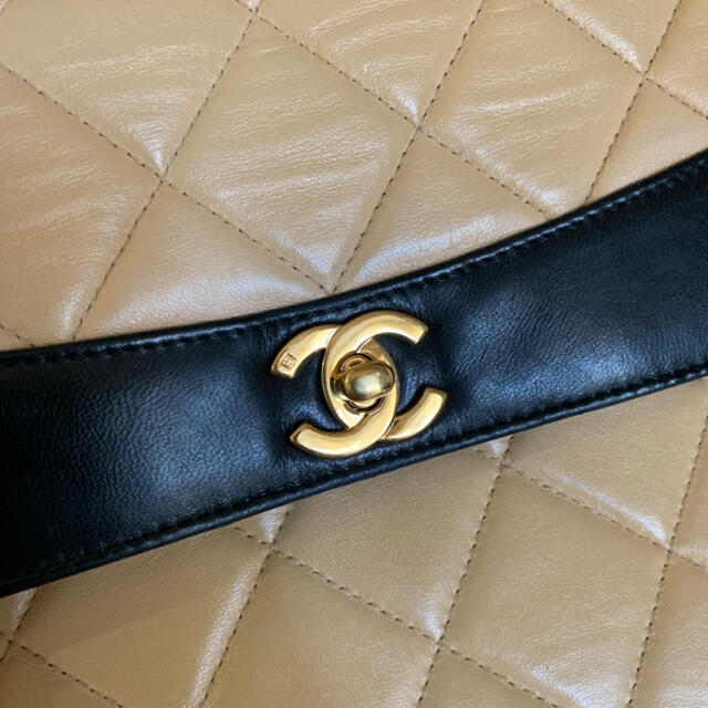 CHANEL(シャネル)の【ニューニュー様専用】シャネル 美品 バイカラー マトラッセ チェーンショルダー レディースのバッグ(ショルダーバッグ)の商品写真