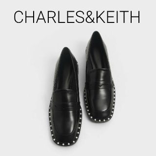 チャールズアンドキース(Charles and Keith)のCHARLES&KEITH エンベリッシュドトリム ローファーフラット(ローファー/革靴)