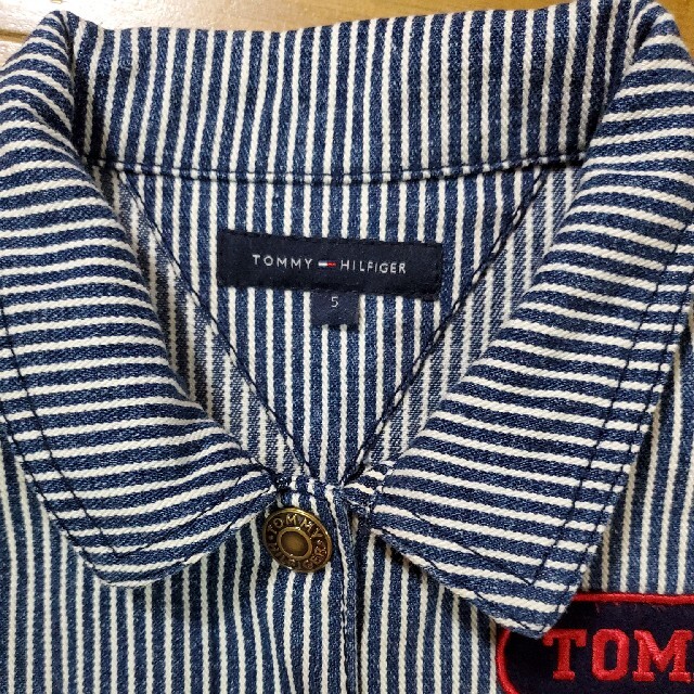 TOMMY HILFIGER(トミーヒルフィガー)のトミーヒルフィガー　デニム　ワンピース　110-120 キッズ/ベビー/マタニティのキッズ服女の子用(90cm~)(ワンピース)の商品写真