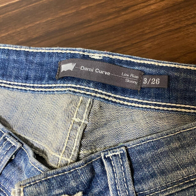 Levi's(リーバイス)のリーバイス　デニム　ローライズスキニー レディースのパンツ(スキニーパンツ)の商品写真