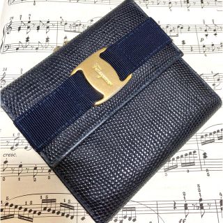 サルヴァトーレフェラガモ(Salvatore Ferragamo)の二つ折り財布　美品　正規品(財布)