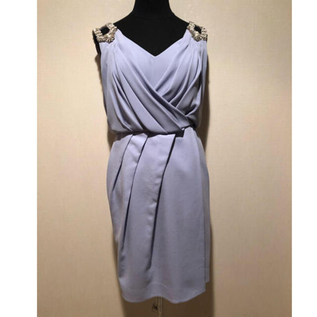 GRACE CONTINENTAL(グレースコンチネンタル)のグレースコンチネンタル　肩ビジューワンピース レディースのフォーマル/ドレス(ミディアムドレス)の商品写真