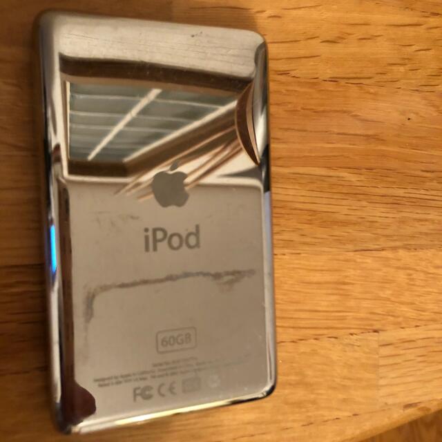 iPod(アイポッド)のiPod   60GB スマホ/家電/カメラのオーディオ機器(ポータブルプレーヤー)の商品写真