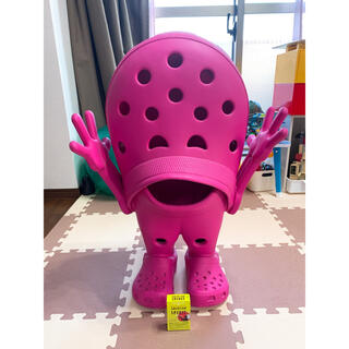 クロックス(crocs)のクロックス ピンク 人形 非売品 正規品 直営店ディスプレイ 激レア 入手困難(置物)