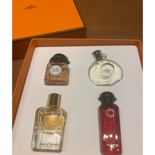 Hermes   値下げ!! 限定品 Hermes ミニボトル香水4点セットの通販 by