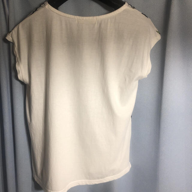 枇杷の実　プリントブラウス レディースのトップス(Tシャツ(半袖/袖なし))の商品写真