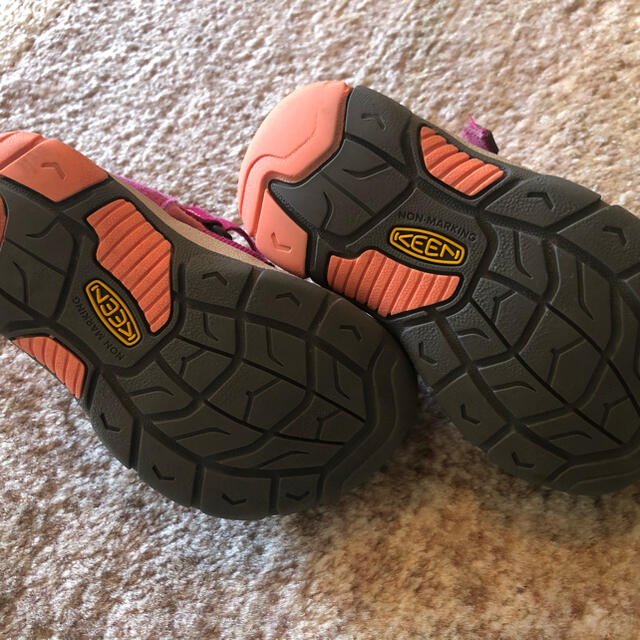 KEEN(キーン)のKEEN サンダル 女の子 13.5cm キッズ/ベビー/マタニティのベビー靴/シューズ(~14cm)(サンダル)の商品写真