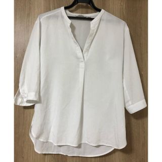 ユニクロ(UNIQLO)のユニクロ　レーヨン エアリースキッパーカラーブラウス(シャツ/ブラウス(長袖/七分))