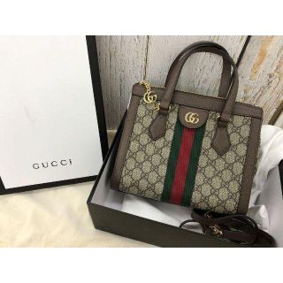 グッチ 新作 ハンドバッグ レディース の通販 点 Gucciのレディースを買うならラクマ