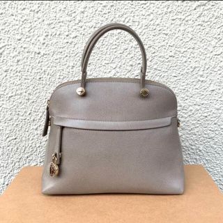 フルラ(Furla)のサッビアMフルラ正規品パイパー大人気バッグ(ハンドバッグ)