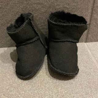 アグ(UGG)のムートンブーツ　ベビーシューズ(ブーツ)