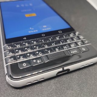 ブラックベリー(BlackBerry)のBlackBerry KEYone BBB100-6 キーボードスマホ(スマートフォン本体)