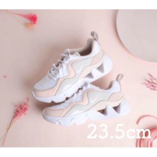 ナイキ(NIKE)の★23.5cm★NIKE NIKE RYZ 365 ピンク 新品(スニーカー)