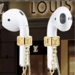 ルイヴィトン(LOUIS VUITTON)の完売限定新作新品LOUISイヤフォンアクセサリーナノクラムピアス(イヤリング)