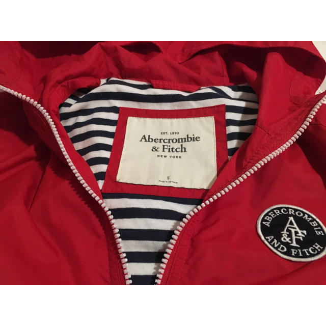 Abercrombie&Fitch(アバクロンビーアンドフィッチ)のアバクロ ウィンドブレーカー レディースのジャケット/アウター(その他)の商品写真